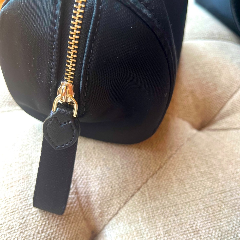 Kate Spade Black Tote (EUC) w/Matching New Travel Cosmetic Case & Foldable Tote - Picture 8 of 16